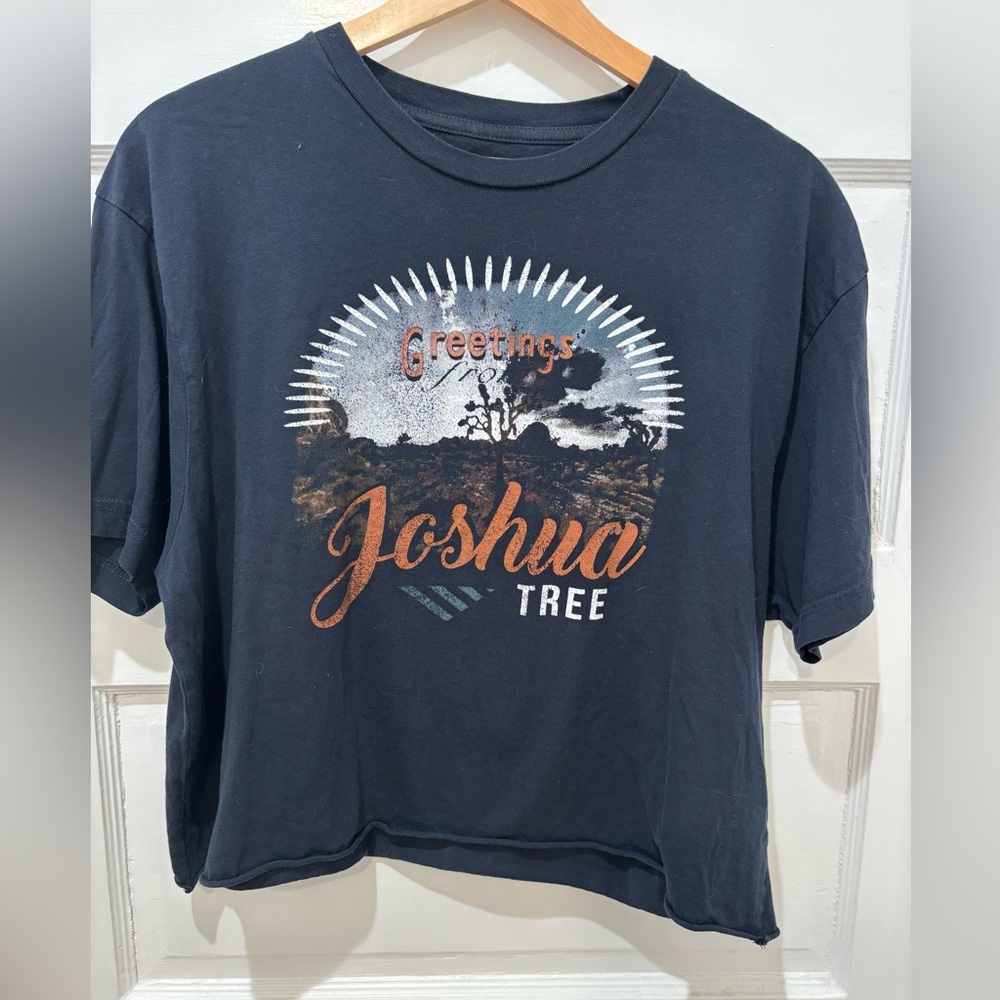 Joshua Tree Graphic Crop Top - Black